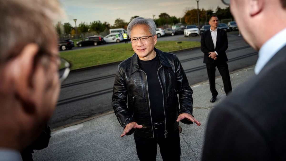 Chip stocks fall as Nvidia, AMD warn of higher costs from China export controls
