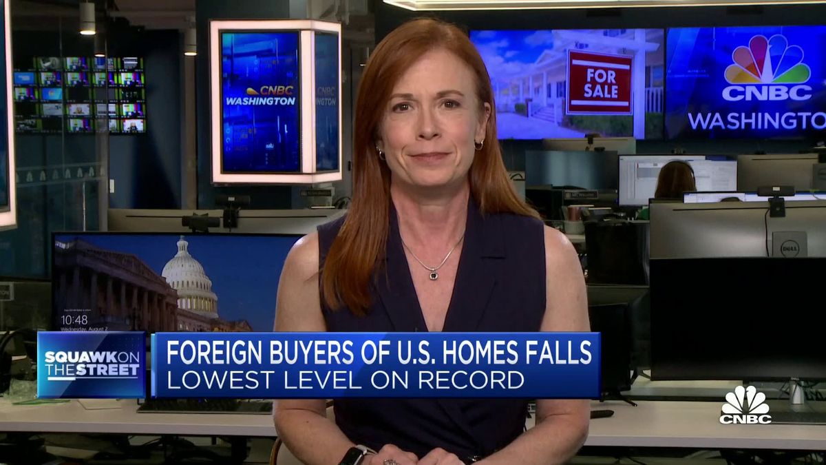 Foreign buyers are bailing on the U.S. housing market. Here's why 1 Foreign buyers of U.S. homes fall to lowest level on record