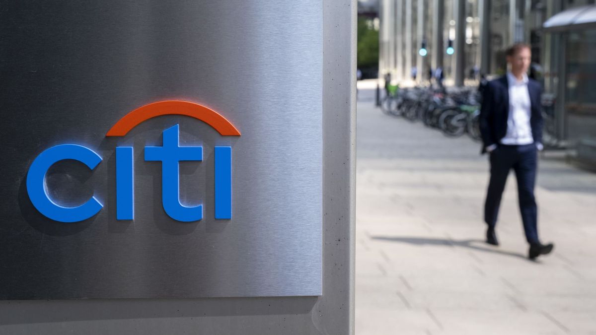Citigroup earnings top estimates, but stock falls as bank boosts loan loss reserves
