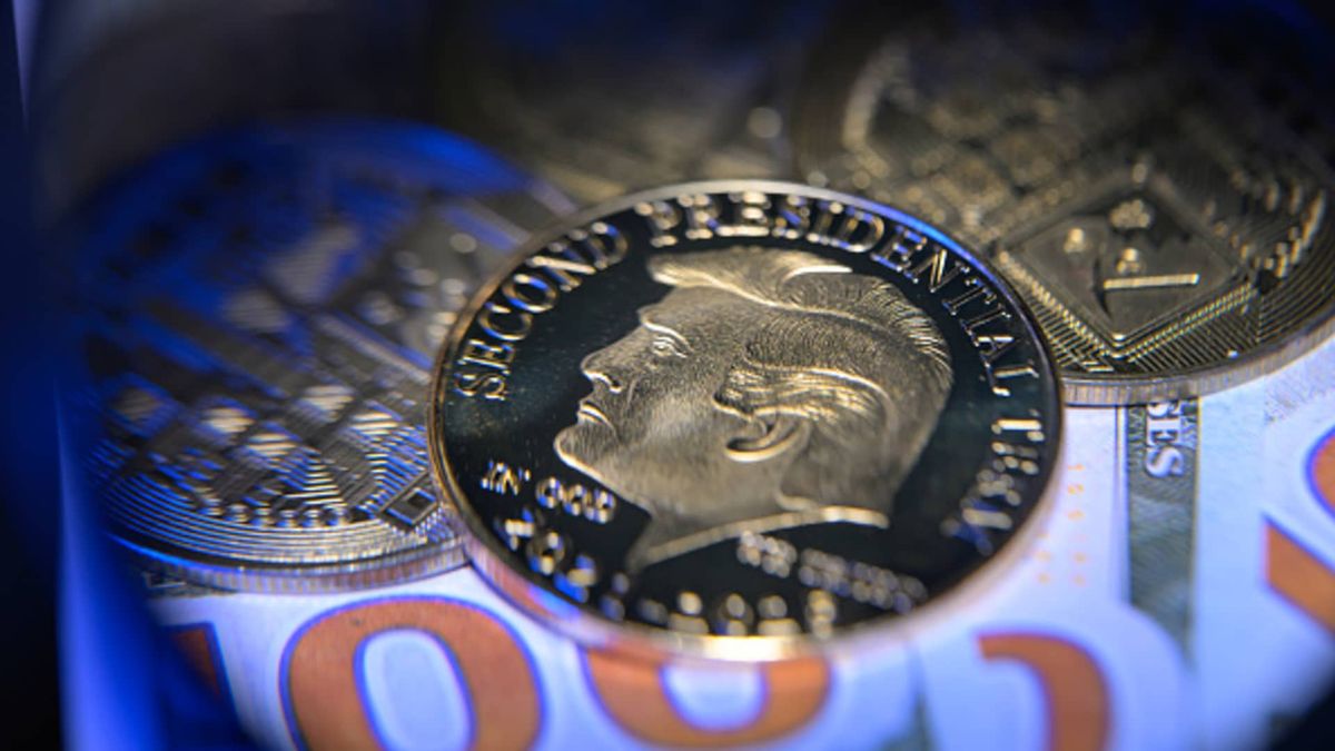Top $TRUMP holders head to crypto dinner with president that Democrats call ‘orgy of corruption’