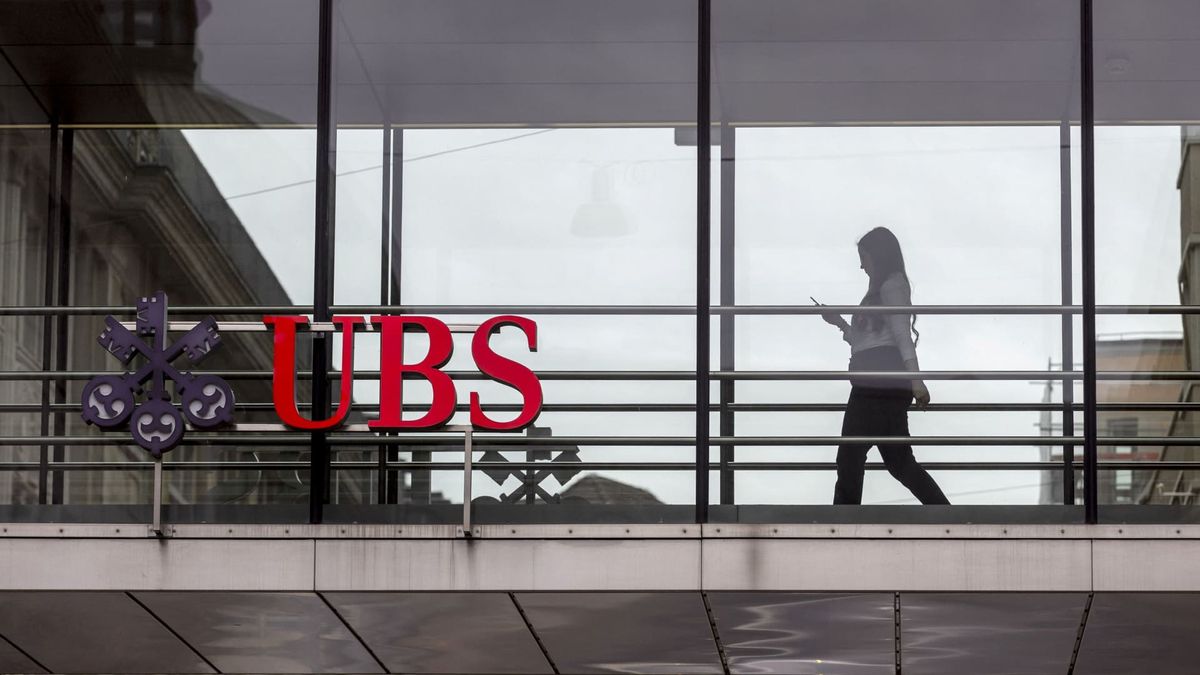 UBS shares rise 3% as market focuses on strong underlying profit UBS shares rise 3% as market focuses on strong underlying profit