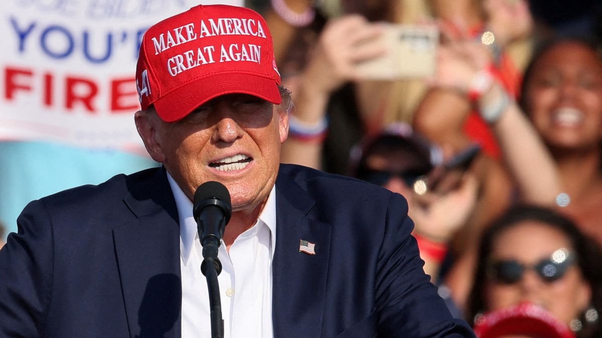 Trump says Taiwan should pay the U.S. for defense; shares of chip giant TSMC fall Trump says Taiwan should pay the U.S. for defense; shares of chip giant TSMC fall