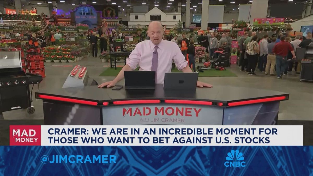 Should investors dump U.S. stocks for international equities? Here's what experts are saying 2 We are in an incredible moment for those who want to bet against U.S. stocks, says Jim Cramer
