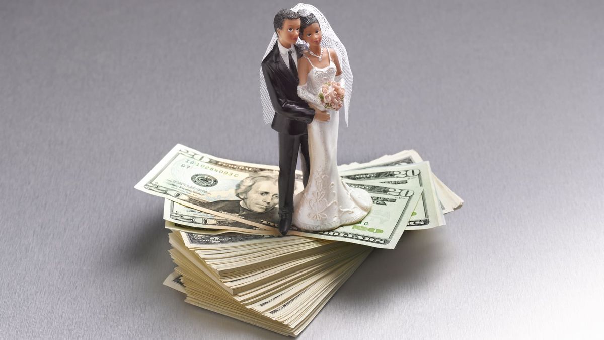 How much do weddings cost? This one in Las Vegas is just How much do weddings cost? This one in Las Vegas is just