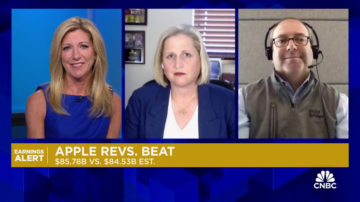 Apple is spending more on AI, but remains far behind its Silicon Valley peers 1 Watch CNBC's full Apple earnings panel with Stephanie Link, Victoria Greene, and Scott Kessler