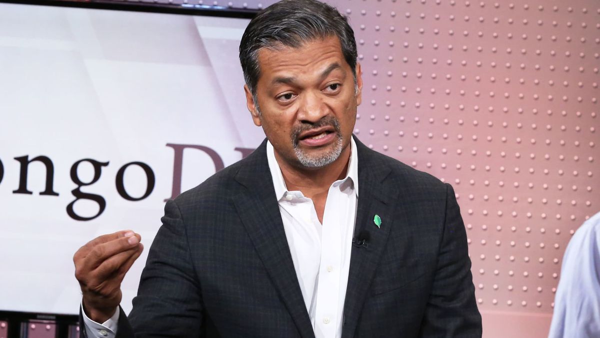 MongoDB shares sink 23% after management trims guidance