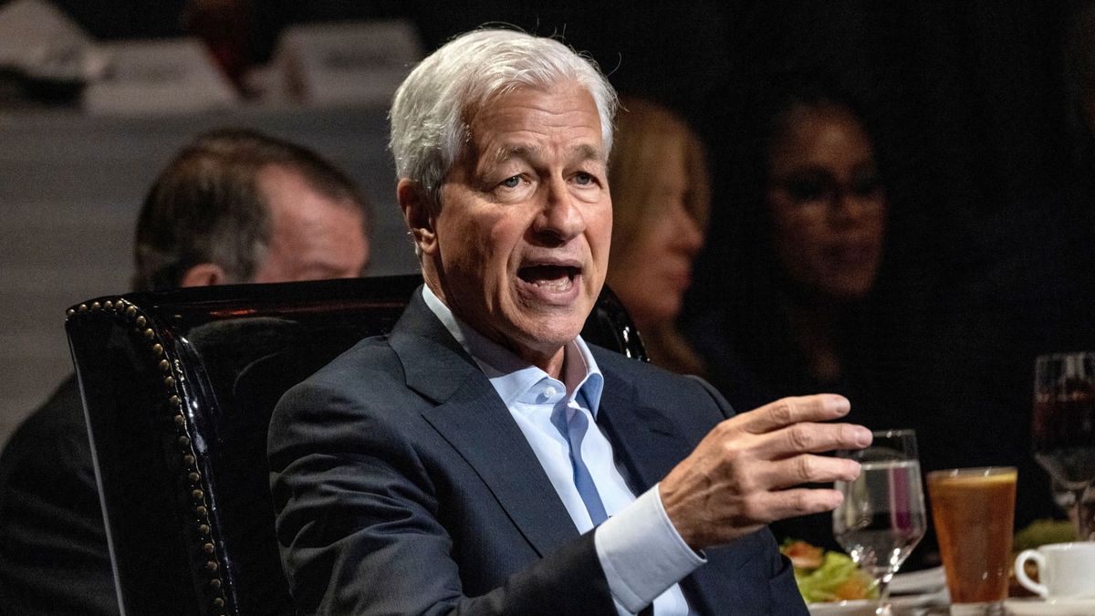 JPMorgan Chase tops second-quarter revenue expectations on strong investment banking JPMorgan Chase tops second-quarter revenue expectations on strong investment banking