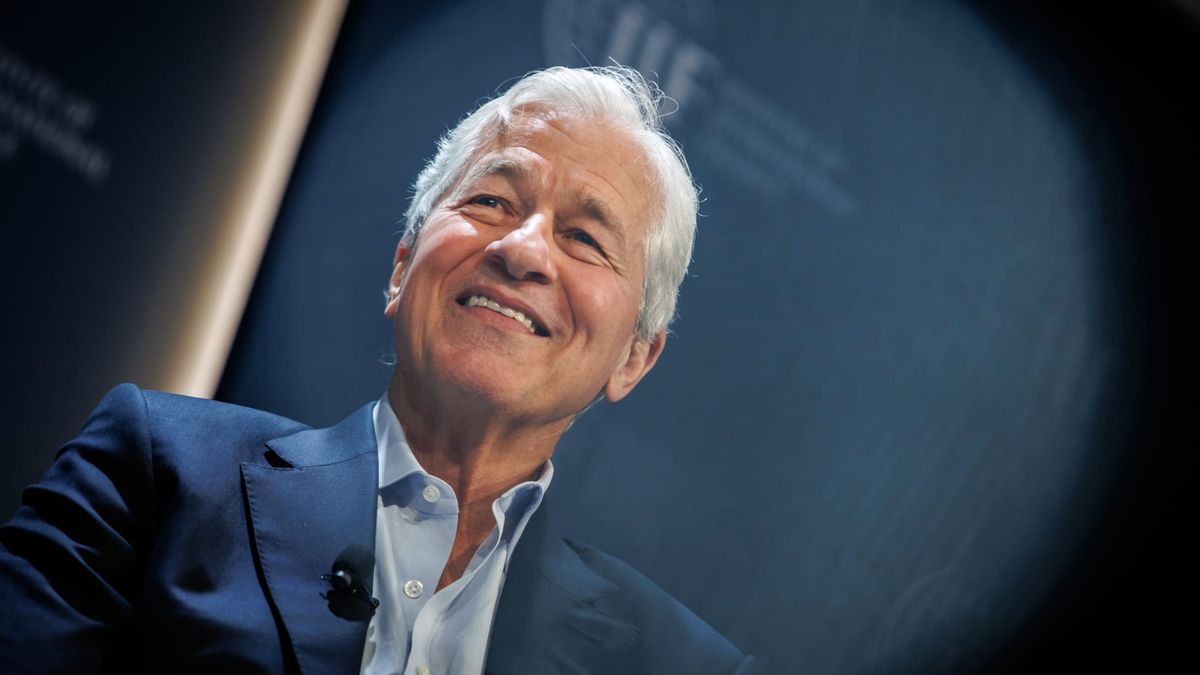 JPMorgan Chase reaches deal to become Apple Card issuer as Goldman closes chapter on consumer foray