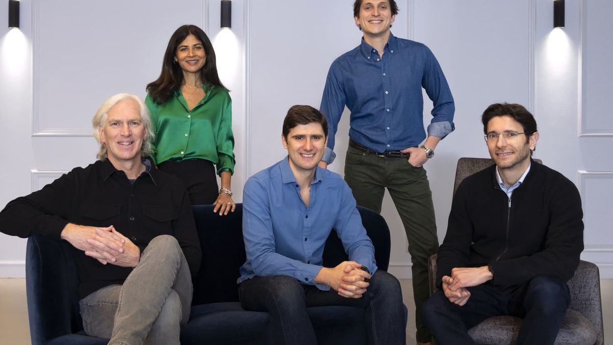 Early Facebook investor Accel raises 0 million fund to back European and Israeli startups Early Facebook investor Accel raises 0 million fund to back European and Israeli startups