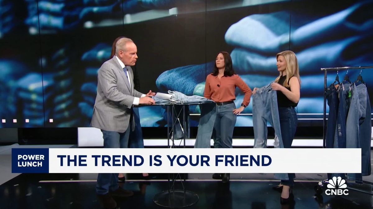 Retailers like Gap and Foot Locker had a strong week. That doesn’t spell a consumer comeback 1 Fashion retailers turning to denim to attract customers