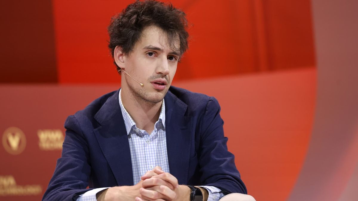 Microsoft-backed Mistral AI raises 5 million at a billion valuation Microsoft-backed Mistral AI raises 5 million at a billion valuation