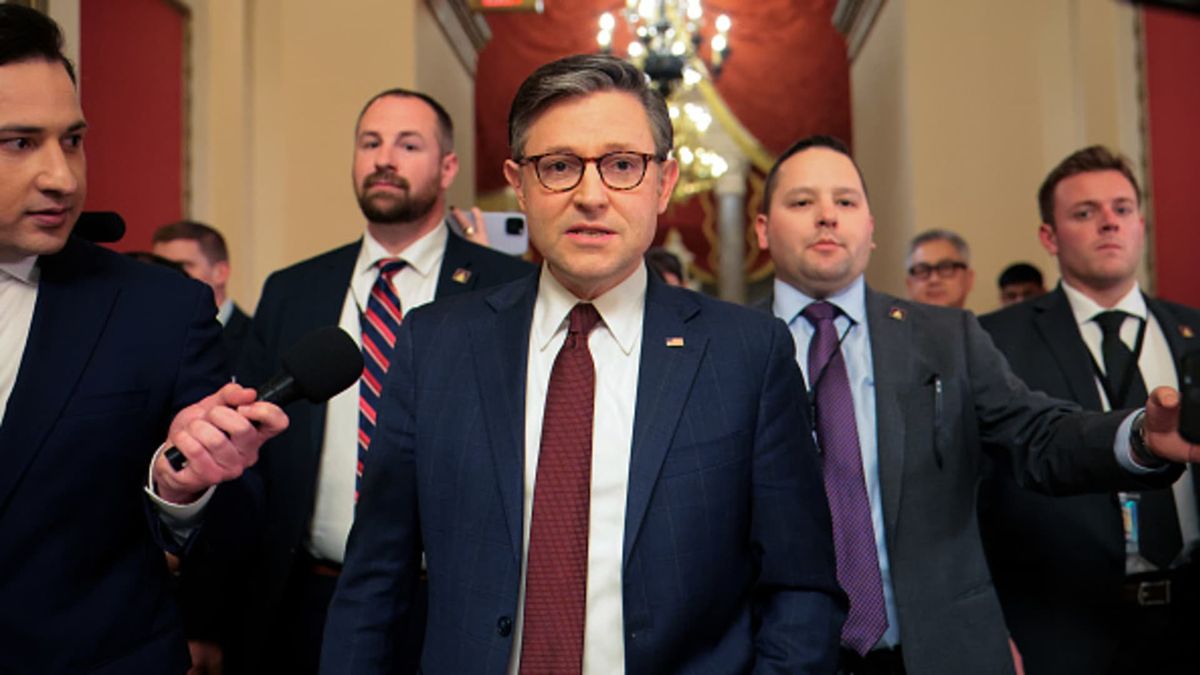 ‘Reverse Robin Hood scam’ or windfall for middle class? Lawmakers debate Trump tax plan extensions