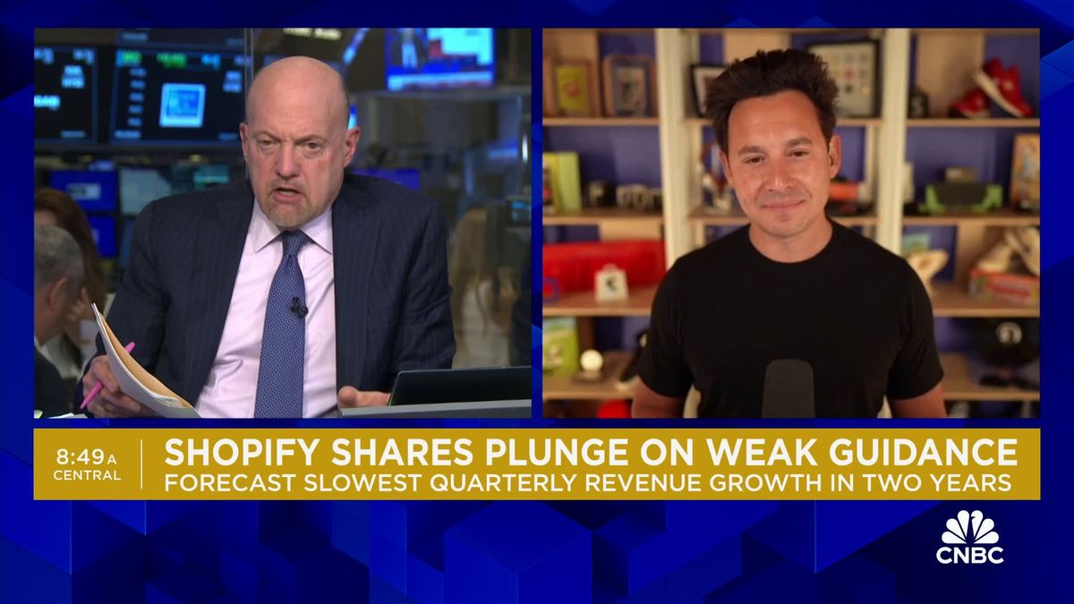 Shopify shares plunge 18% on weak guidance 1 Shopify president on Q1 results: Seeing the strongest version of Shopify in our 20-year history
