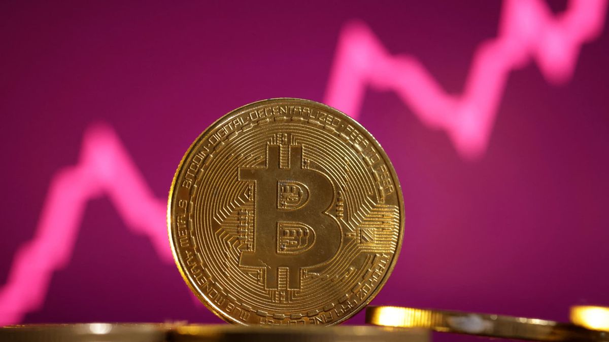 Bitcoin rallies to 2-year high of ,000 then fizzles as crypto ETFs debut
