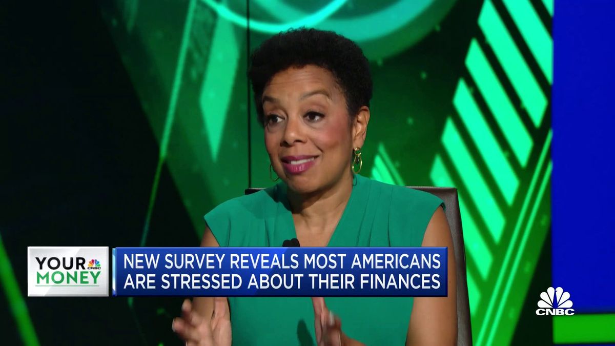 Workers are paying to get part of their paychecks early. It's 'payday lending on steroids,' one expert says 1 Survey finds most Americans are living 'paycheck to paycheck'