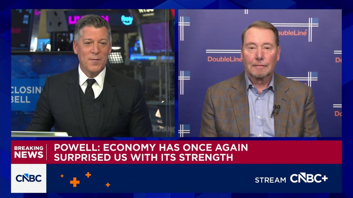 DoubleLine’s Jeffrey Gundlach sees no more Fed rate cuts under Jerome Powell 1 Center portfolio around dollar being secularly weak even if economy weakens: DoubleLine's Gundlach