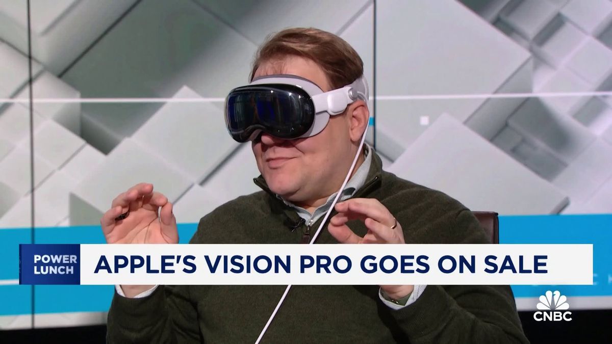 Hainan Airlines is handing out Rokid AR glasses for in-flight entertainment 1 Apple's Vision Pro goes on sale