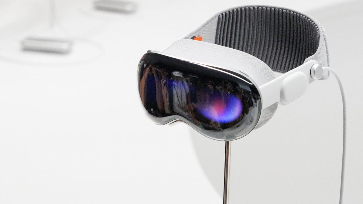 Apple ,499 Vision Pro headset now available to order ahead of Feb. 2 release