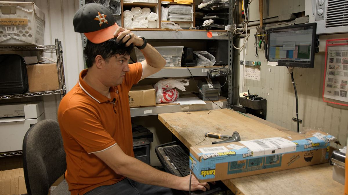Easy returns cause big trouble for Amazon sellers, but return rates show signs of slowing