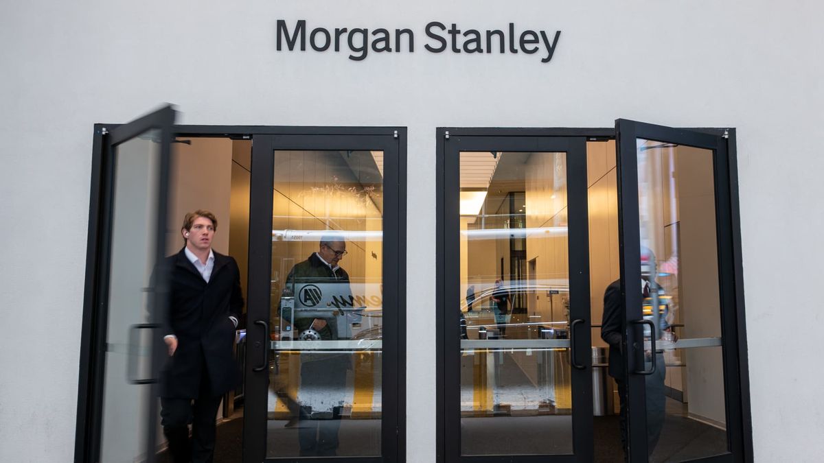 Morgan Stanley tops quarterly estimates as equity trading revenue surges 45% Morgan Stanley tops quarterly estimates as equity trading revenue surges 45%