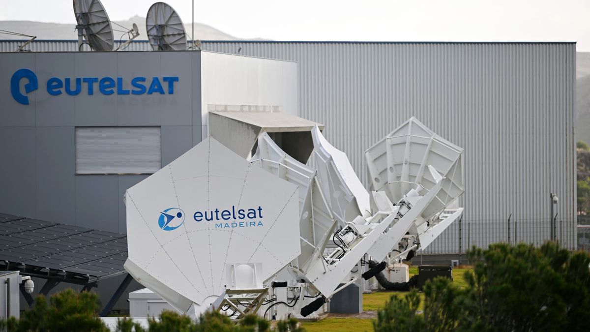Musk’s Starlink rival Eutelsat shares plummet 7% after report of SoftBank cutting its stake