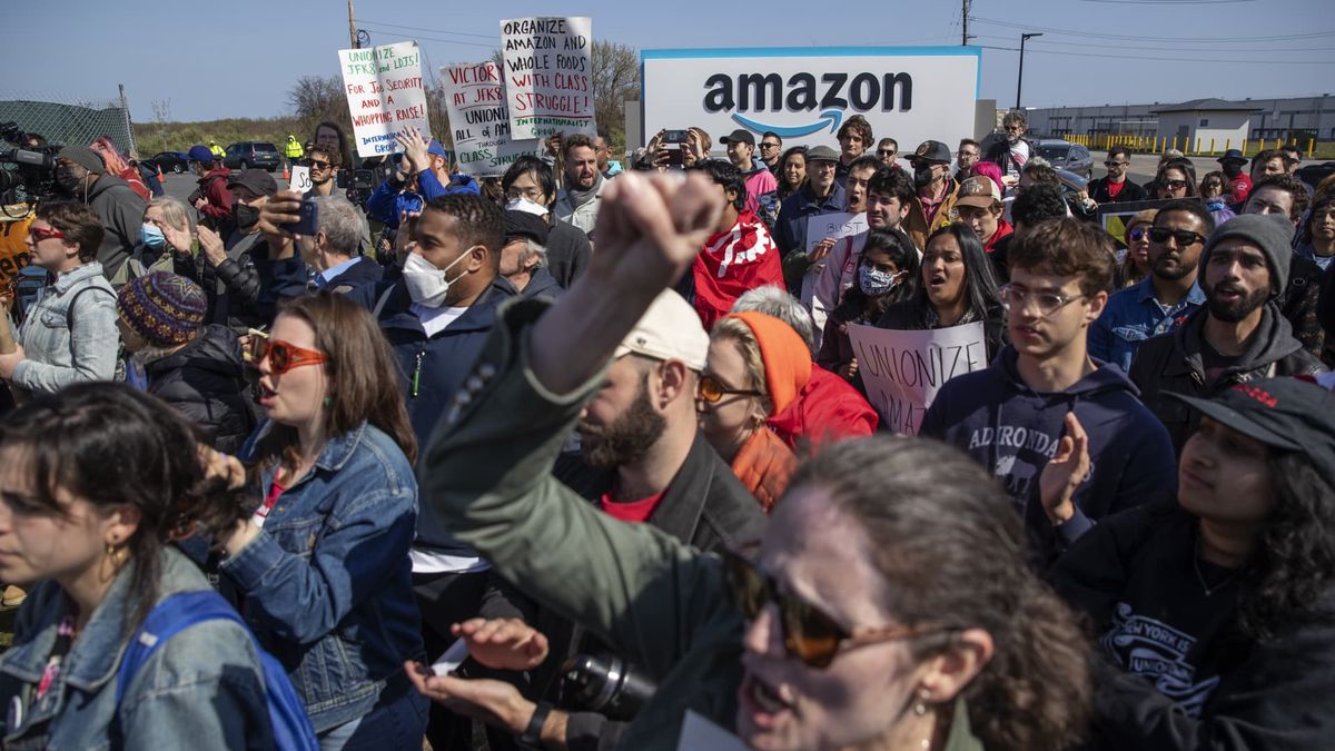 Amazon broke federal labor law by calling Staten Island union organizers ‘thugs,’ interrogating workers