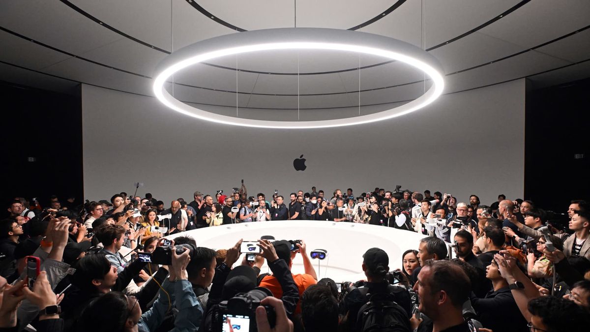 Apple faces pressure to show off AI following splashy events at OpenAI, Google and Microsoft Apple faces pressure to show off AI following splashy events at OpenAI, Google and Microsoft