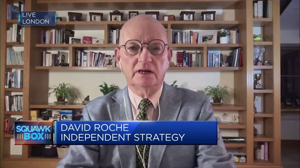Fed needs to cut rates at least five times next year, portfolio manager says 2 David Roche says U.S. inflation won't reach 2%