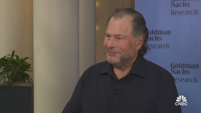 Benioff says he's 'inspired' by Palantir, but takes another jab at its prices 1 Salesforce CEO Marc Benioff on what the market is getting wrong about AI