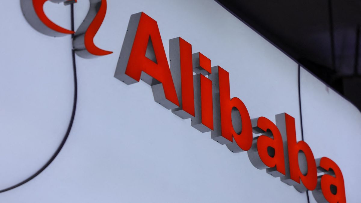 Alibaba reveals more powerful Zhenwu AI chip, new LLM