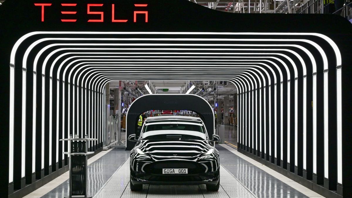 Tesla short sellers lost .5 billion in two days of trading after deliveries report