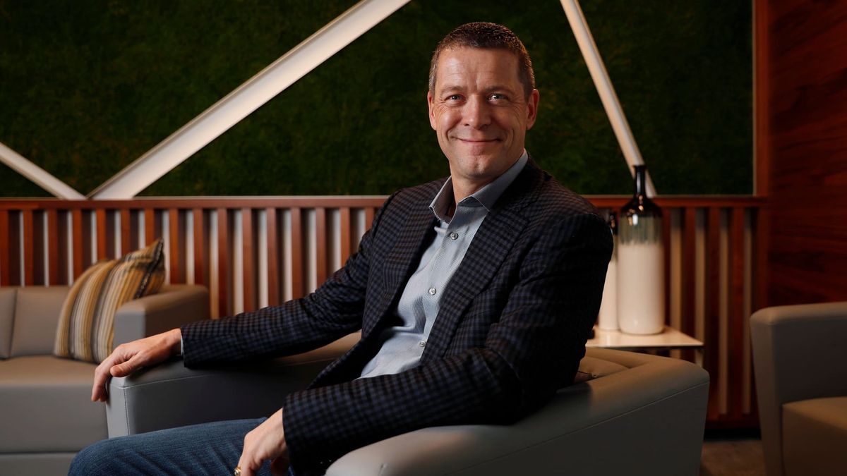 Data center provider Equinix ‘selling an AI pipe dream,’ Hindenburg Research says in short report