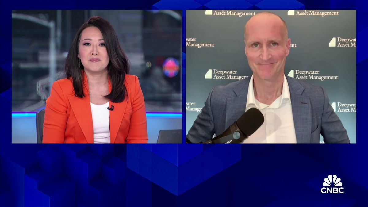Meta's advertising growth is proof that hefty AI spending is already paying off 2 Meta moving away from Metaverse Quest toward 'ambient computing', says Deepwater's Gene Munster