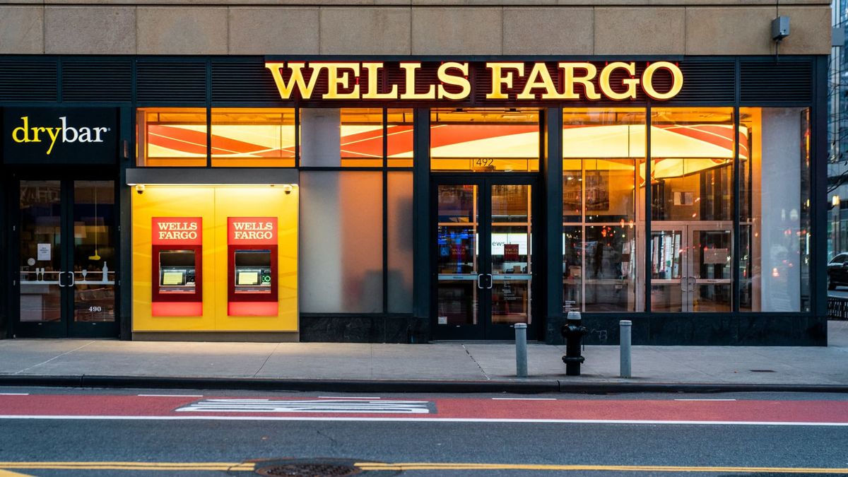 Wells Fargo shares fall on lower net interest income, CEO calls for ‘timely’ trade resolution Wells Fargo shares fall on lower net interest income, CEO calls for ‘timely’ trade resolution