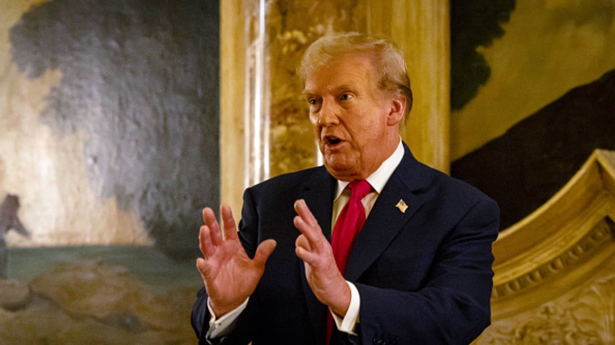 Bitcoin miners at Donald Trump’s closed-door event say he thinks bitcoin can help win AI arms race