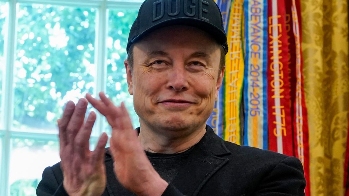 Elon Musk wants to be a trillionaire — here’s how SpaceX may get him there