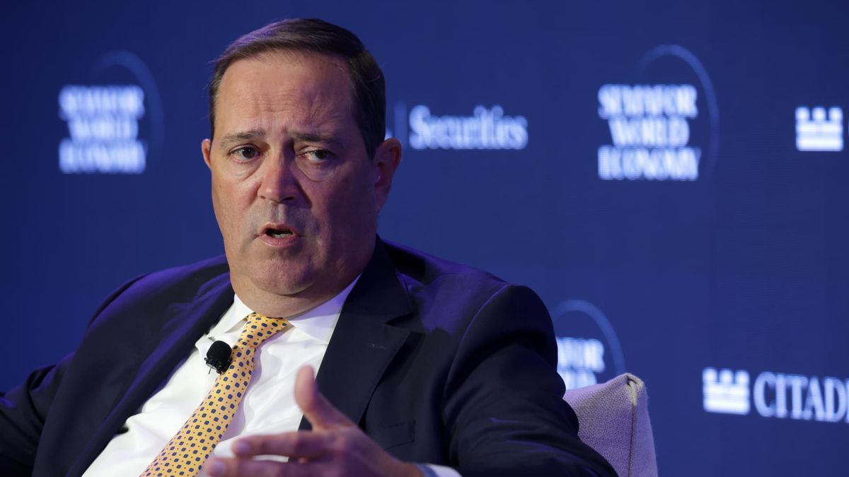 Cisco’s stock pops 17% on surging AI orders, as company says it’s cutting almost 4,000 jobs