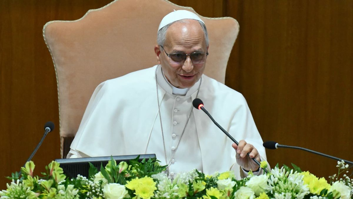 Trump officials split over Pope Leo’s AI warning as Vatican feud enters new front