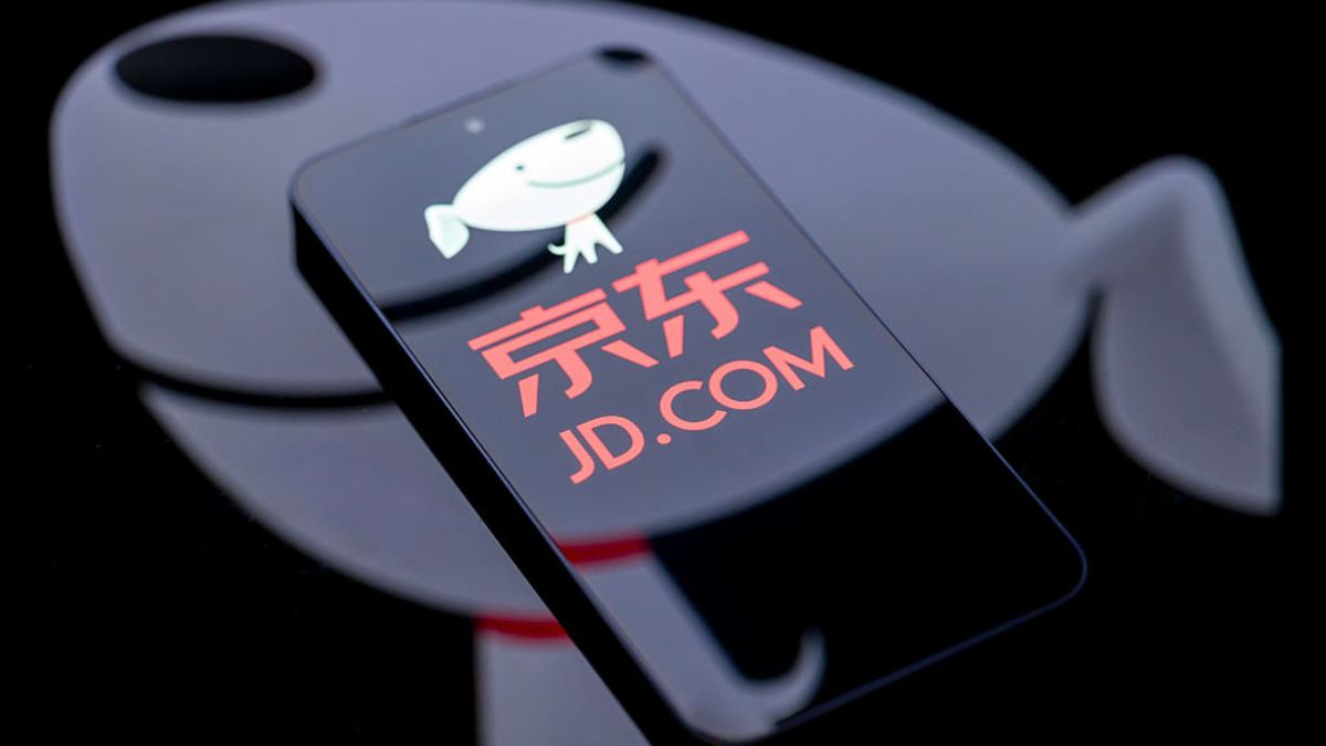 JD.com takes on Amazon in Europe as China’s e-commerce titans expand globally JD.com takes on Amazon in Europe as China’s e-commerce titans expand globally