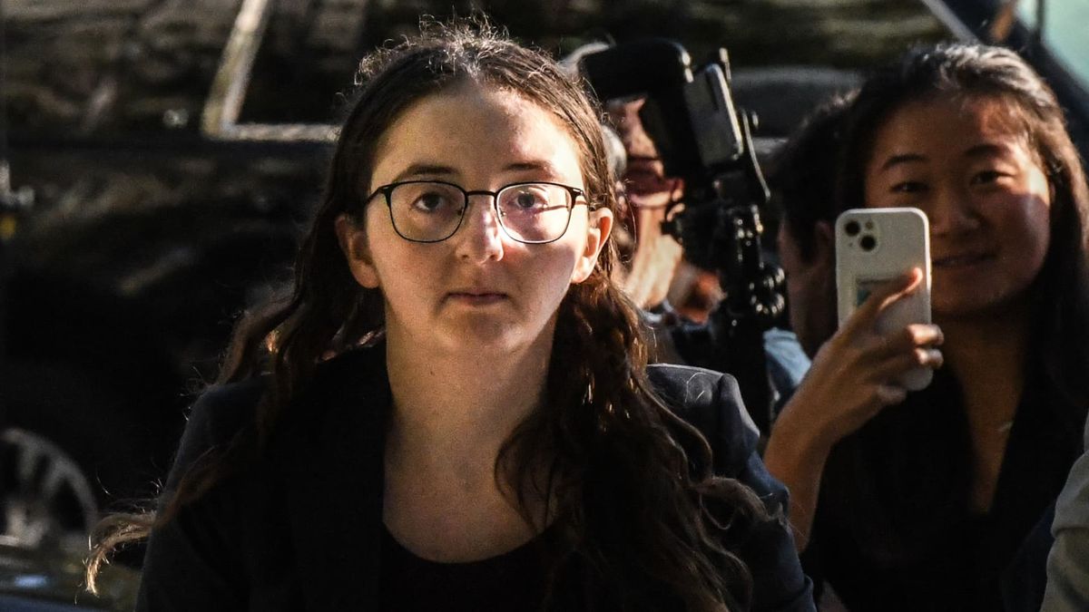 Prosecutor calls out Sam Bankman-Fried for fidgeting and scoffing during ex-girlfriend’s testimony