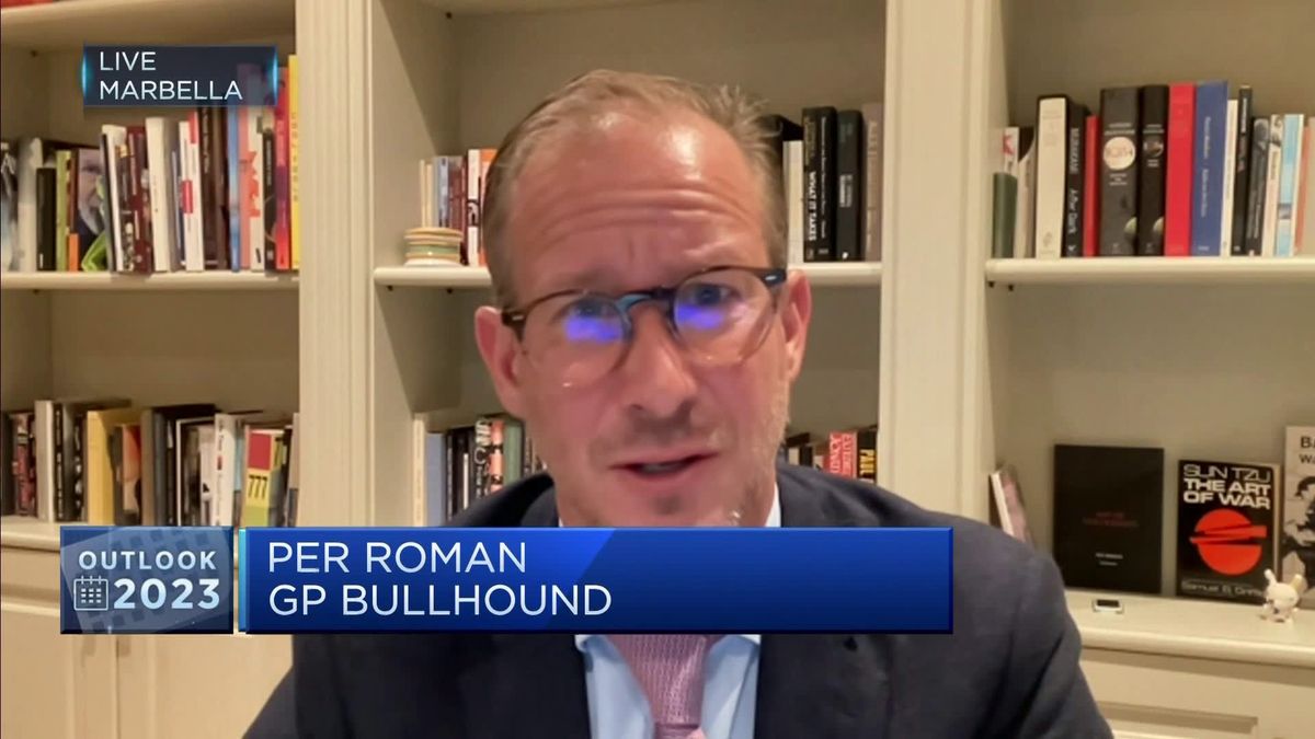 Oil plunge, tech collapse and Fed cuts? Strategist shares possible 2023 market 'surprises' 3 There's 'a lot of upside' for tech, investment firm says