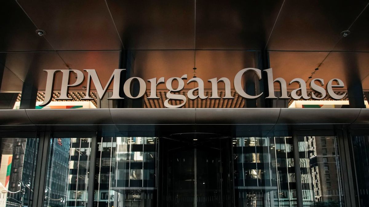 JPMorgan Chase-led bank group reins in credit line to troubled KKR private credit fund as losses mount JPMorgan Chase-led bank group reins in credit line to troubled KKR private credit fund as losses mount