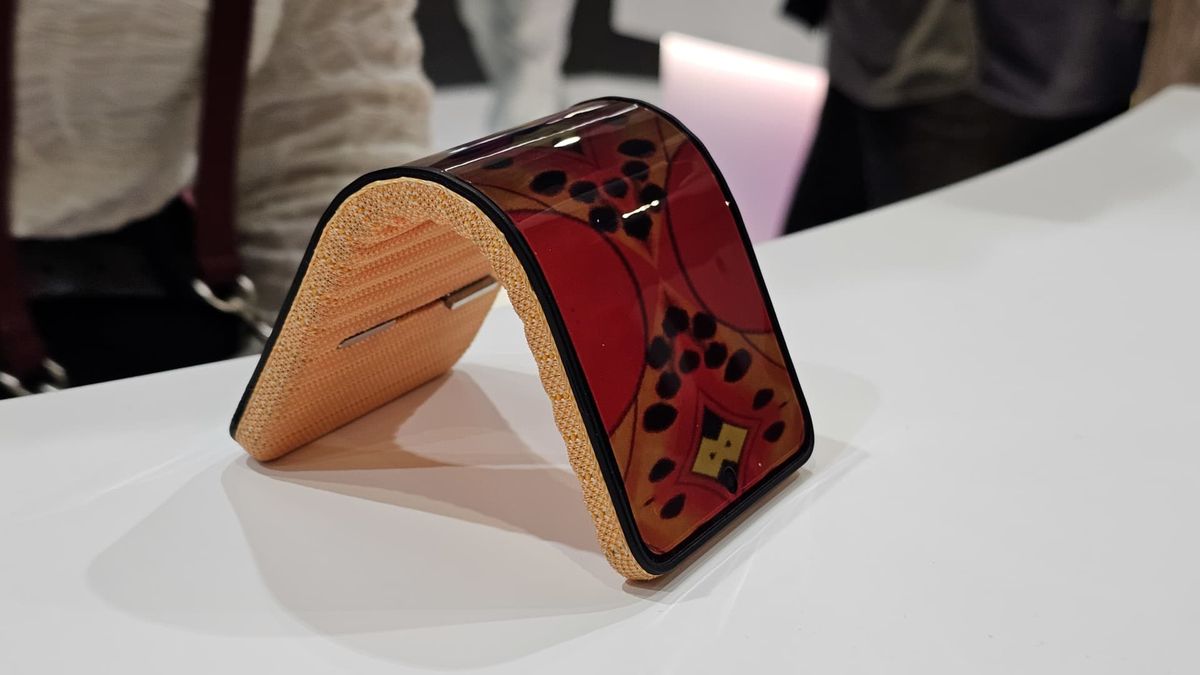 From expanding screens to see-through displays: How tech giants are trying to jazz up their gadgets From expanding screens to see-through displays: How tech giants are trying to jazz up their gadgets