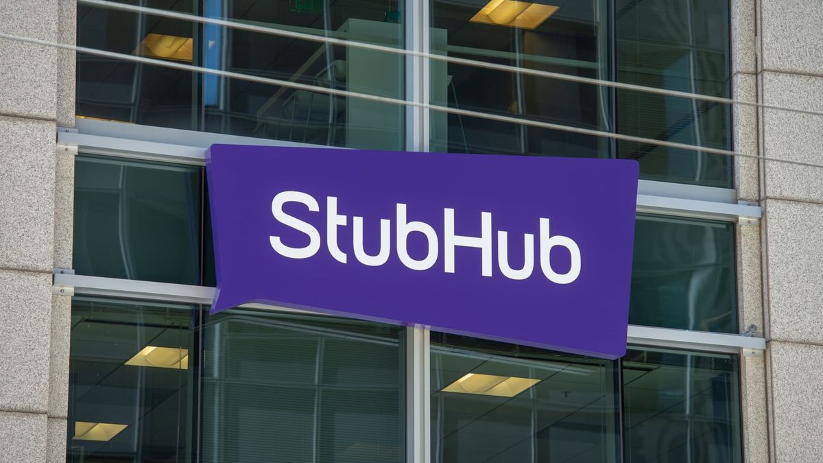 StubHub aims to raise up to .2 billion in IPO, pricing at to per share StubHub aims to raise up to .2 billion in IPO, pricing at to per share