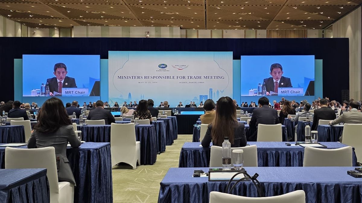 China calls for APEC cooperation as commerce minister skips opening over ‘urgent official business’
