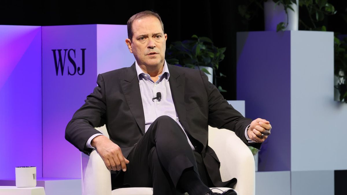 Cisco reports fourth straight quarter of declining revenue