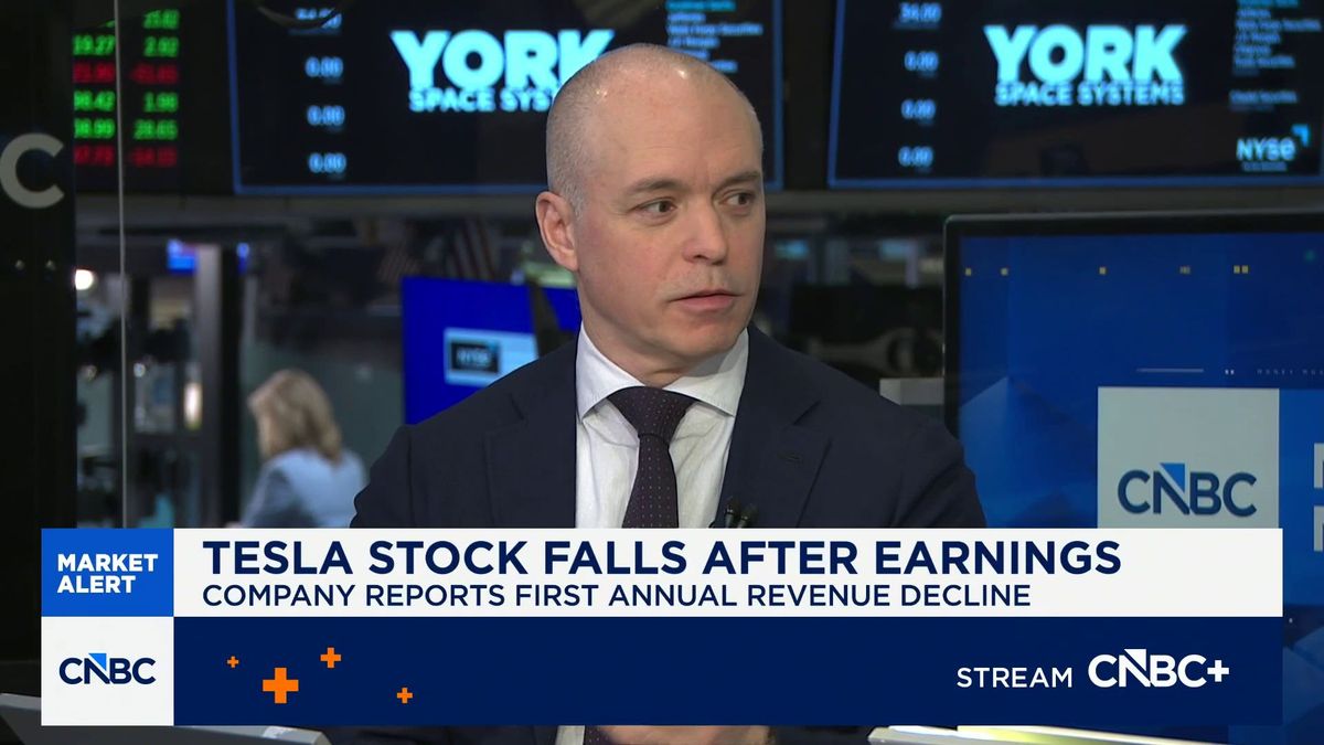 Elon Musk misled Twitter investors ahead of $44 billion acquisition, jury says 1 Why Elon Musk is pivoting Tesla away from autos to robots and AI