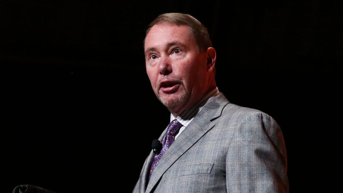 Jeffrey Gundlach says all the ‘Goldilocks’ talk makes him nervous, thinks recession is still likely