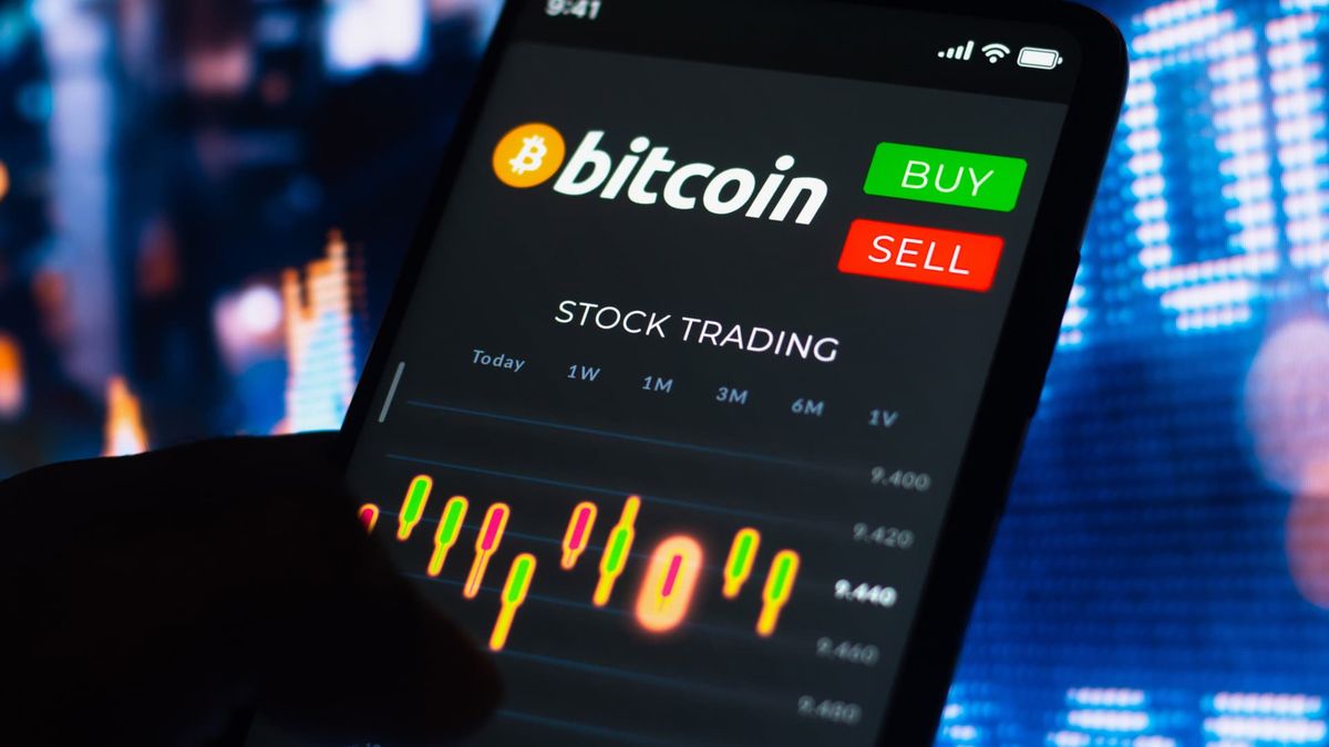Bitcoin jumps above ,000 for the first time since November 2021 Bitcoin jumps above ,000 for the first time since November 2021
