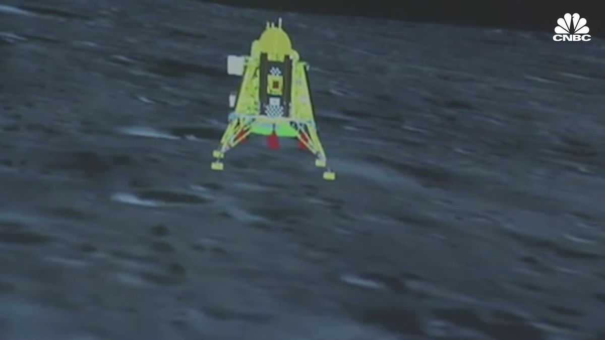 India becomes fourth country to land on the moon, first on the south pole, with Chandrayaan-3 spacecraft 1 India becomes the first country to successfully land on the moon's south pole